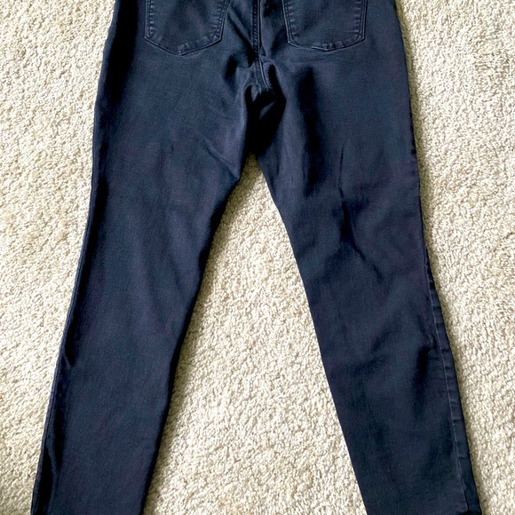 NWOT! Black cropped Jeans - Picture 2 of 2